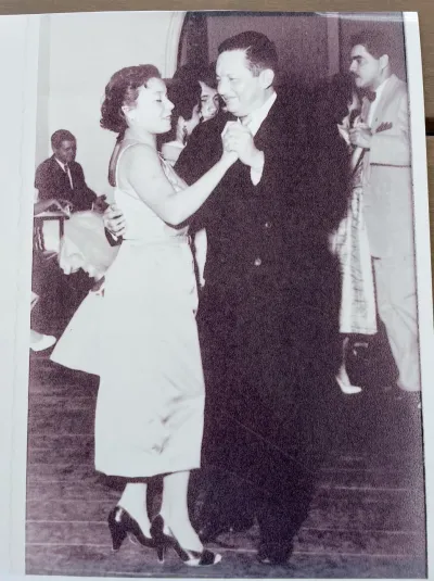 Мелодия Времени: Оживший Танец Воспоминаний