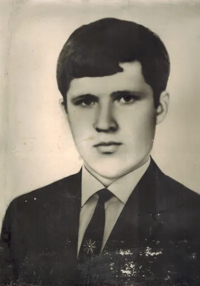 Вторая жизнь семейного архива: Из поврежденного кадра в студийный портрет 🎞️