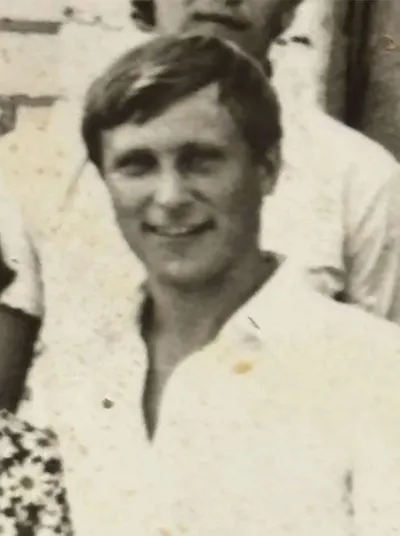 Возвращение четкости: Реставрация мужского портрета