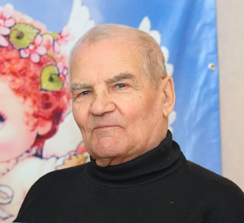 Защитник Отечества: Вечная Память в Образе Героя