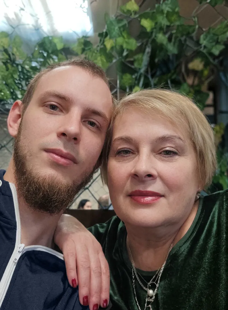 Укрощение света: Реставрация портрета с удалением бликов и HD-детализацией 💎