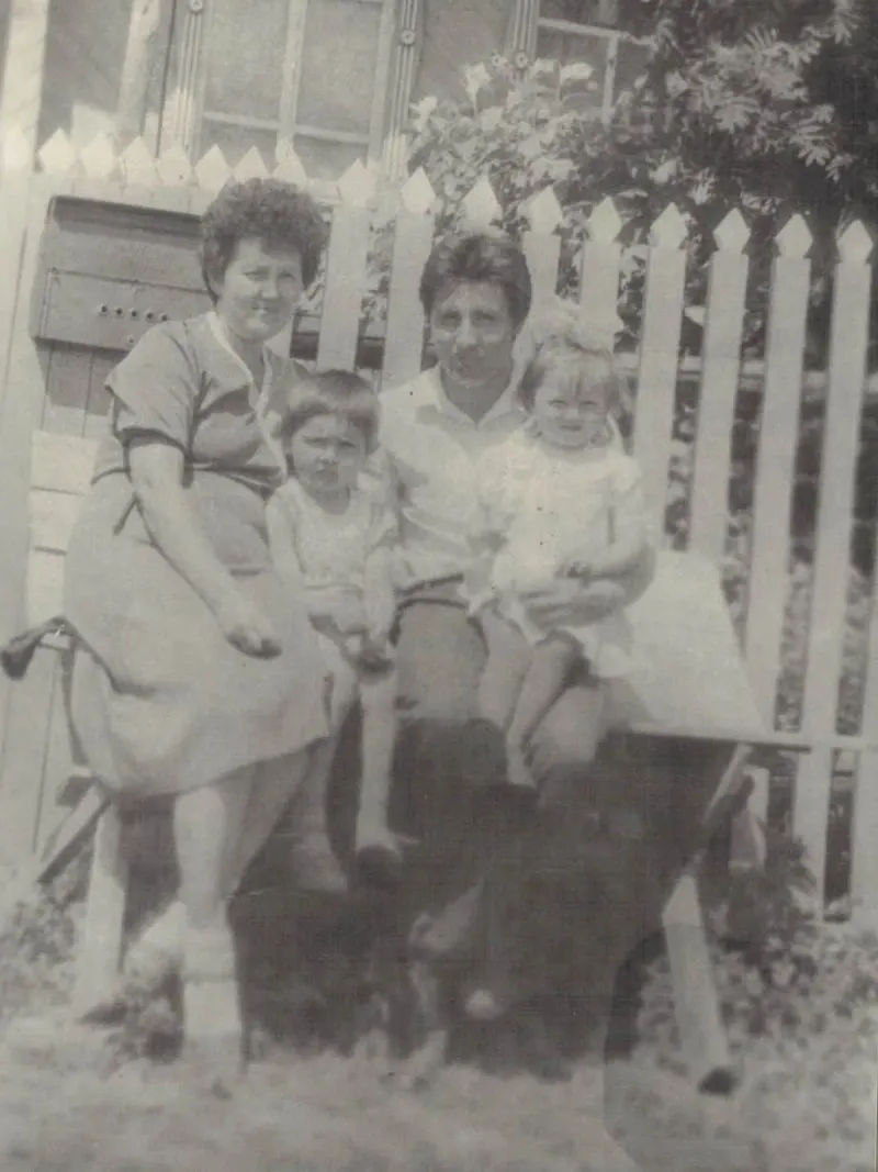 Солнечное Эхо: Воссозданный Семейный День