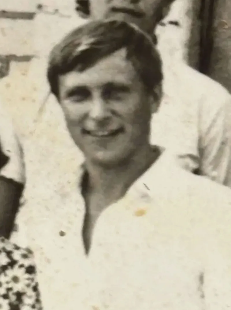 Возвращение четкости: Реставрация мужского портрета