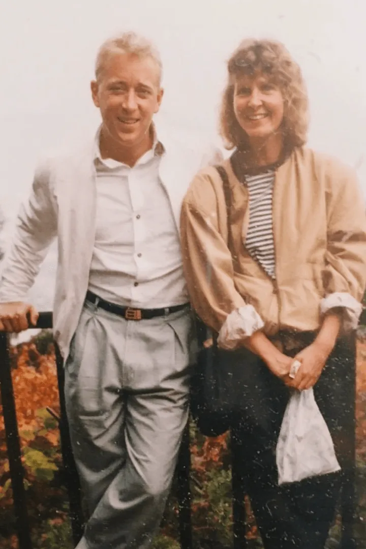 Сквозь Годы: Сияние Общих Воспоминаний